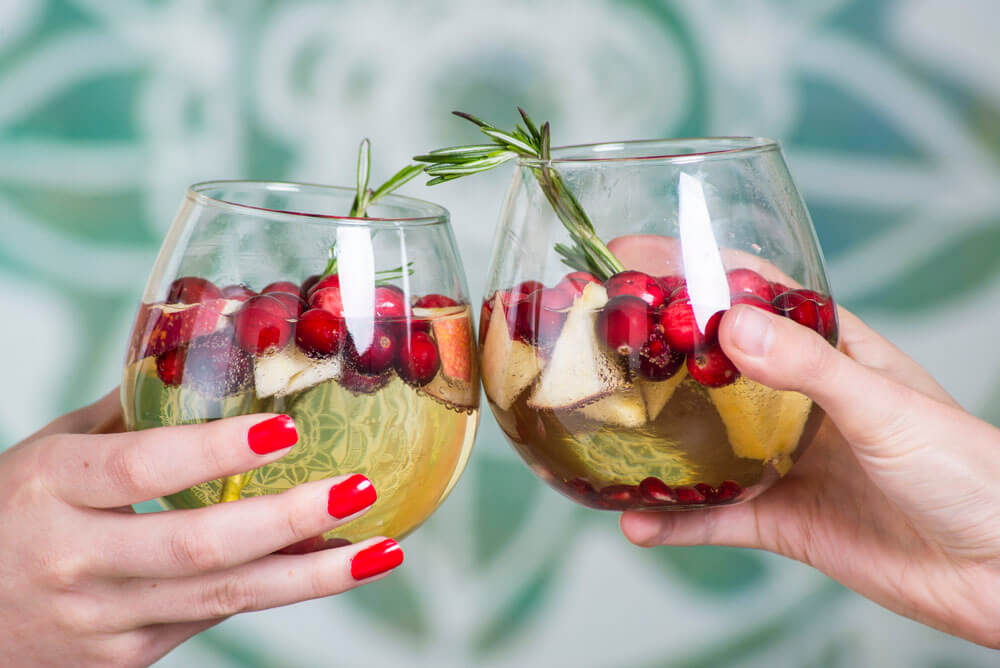 DIY Holiday Cocktail - A Festive Spritzer