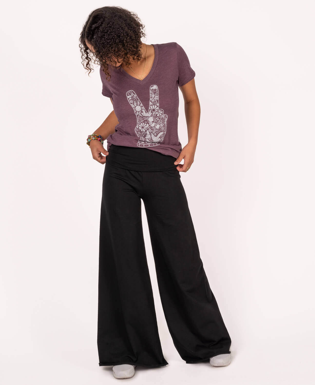 Peace Fingers Eco V-Neck T-Shirt Women