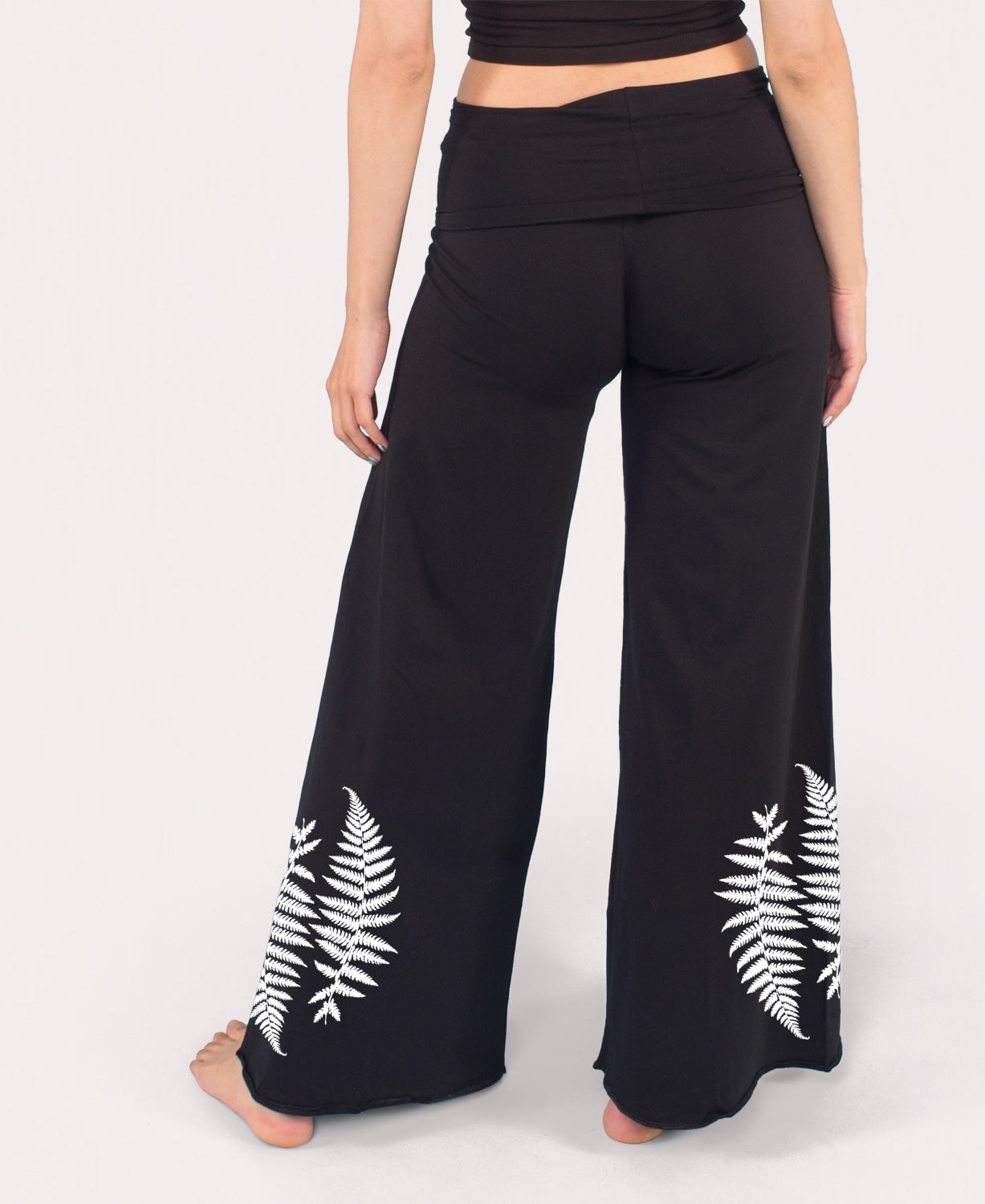 Ferns Flowy Pants in Black