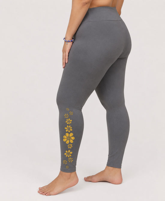 Flower Daydream Organic Cotton Leggings - Retro Flower Leggings | Soul Flower Hippie Clothing on plus size model in studio